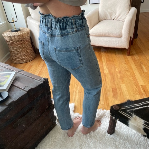 Cinched waist high rise jeans - Picture 7 of 7